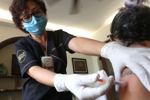 Dos mil yucatecos, voluntarios para vacuna anticovid