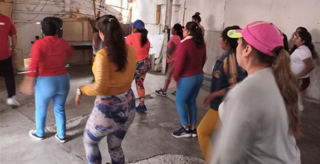 INDEG da zumba en Centro Femenil