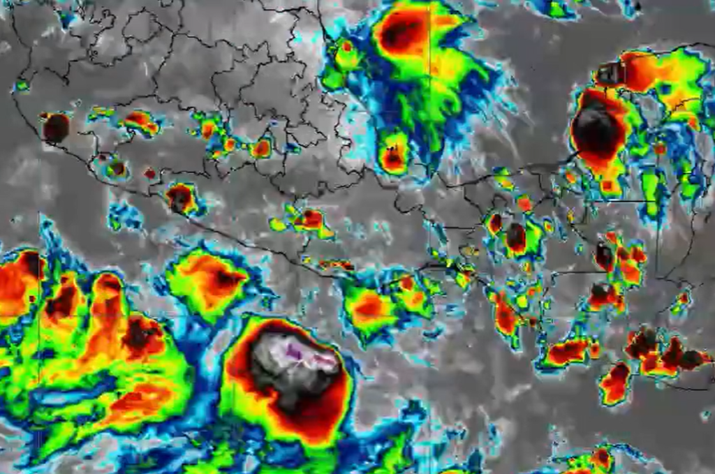 Tormenta tropical ‘Lester’ sigue su trayecto hacia costas de Guerrero