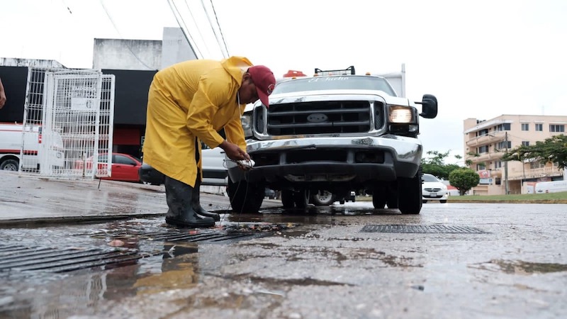 Realizan autoridades municipales de Benito Juárez labores preventivas por lluvias fuertes