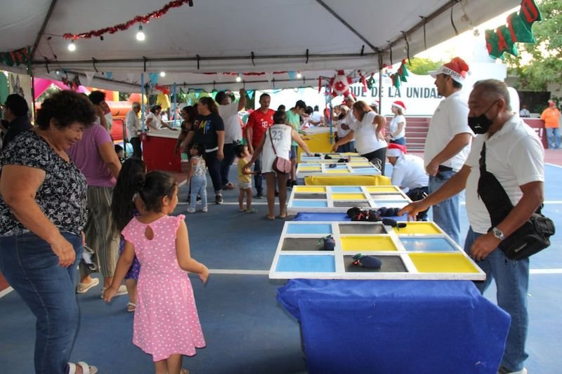 Continúa gobierno municipal celebraciones navideñas en Cancún