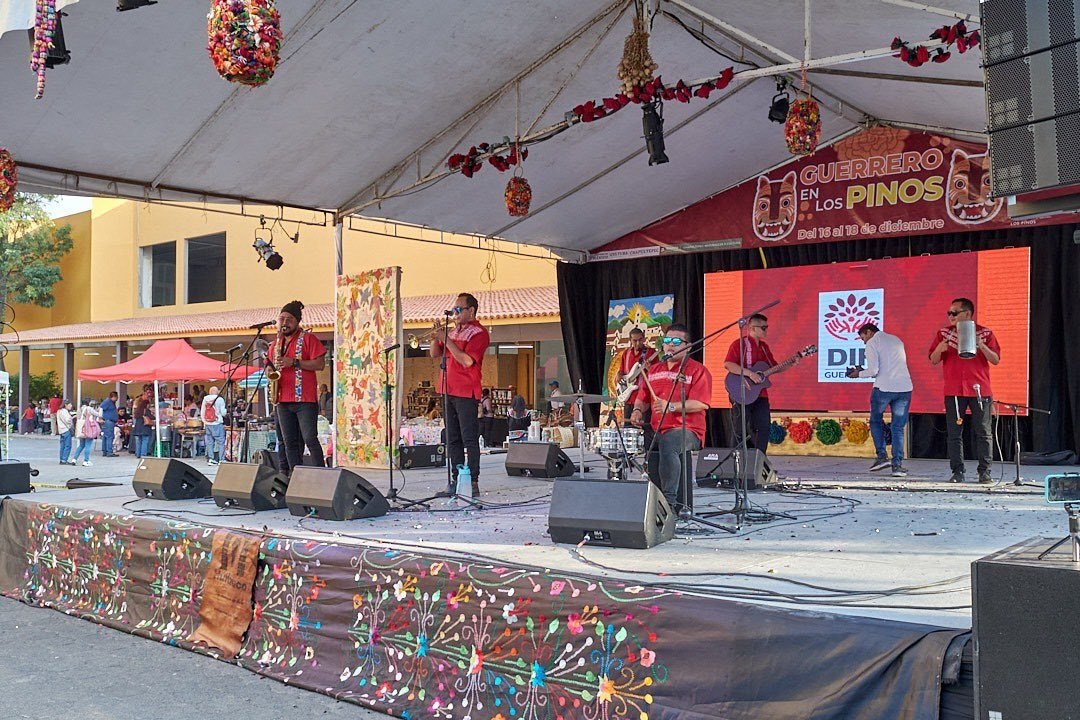 Se inaugura el programa cultural “Guerrero en Los Pinos”