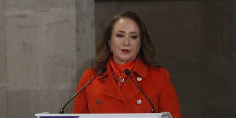 Ministra Esquivel asegura que alumno al que plagió reconoció ante notario que ella era la autora original de la tesis