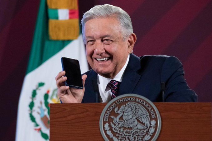 AMLO no descarta autorizar cabotaje aéreo