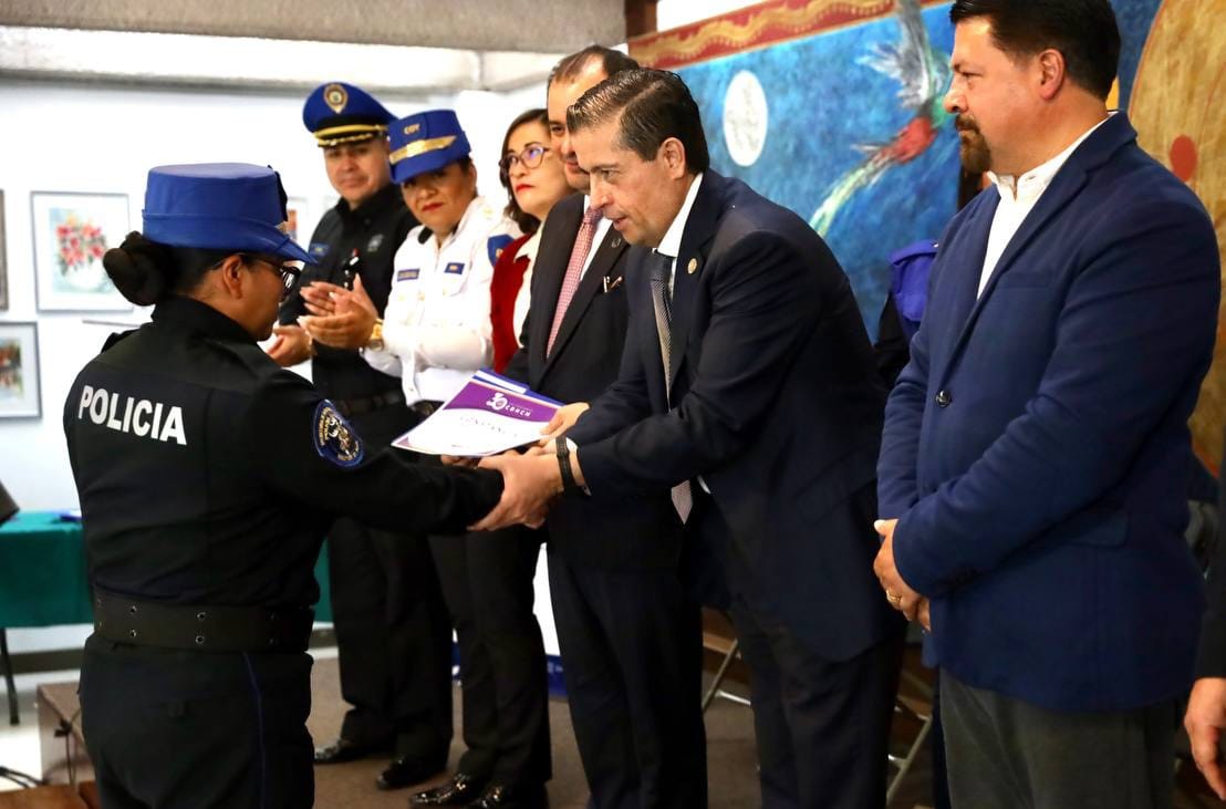 Capacitan en derechos humanos a más de 100 policías de Escudo Coyoacán