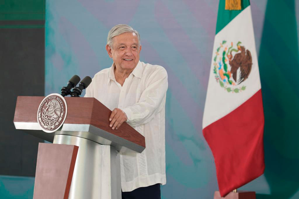 AMLO admite que lo engañó el inconsciente al llamar Presidente a Mauricio Vila