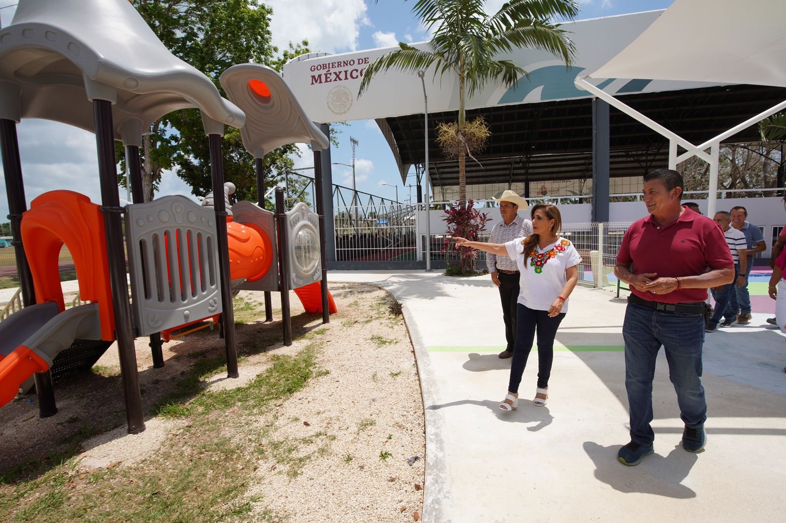 Destaca Mara Leza obras públicas en Bacalar