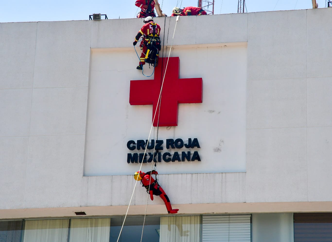 Cruz Roja Mexicana en acción en simulacro nacional