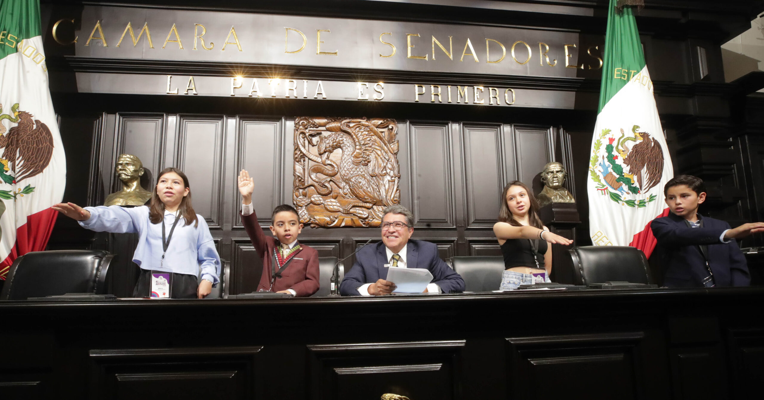 Inaugura Ricardo Monreal Primer Parlamento Infantil 2023 en la antigua sede del Senado