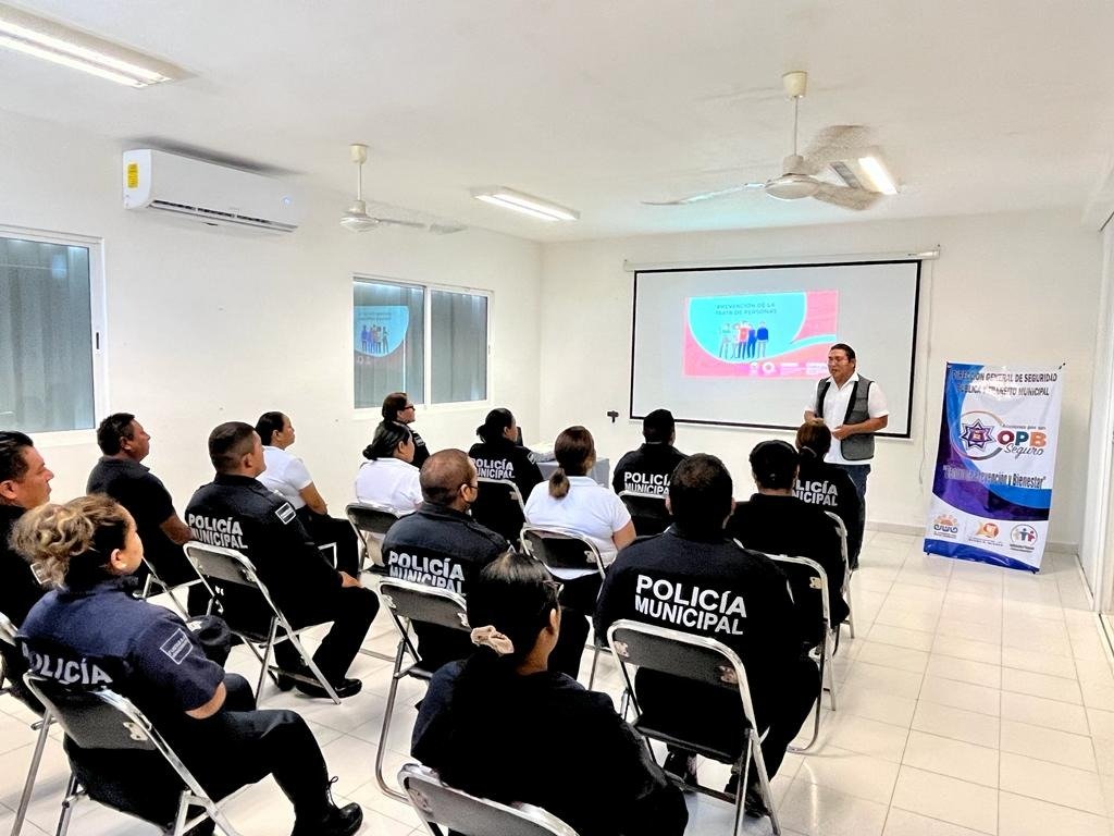 Capacitan a policías de Tulum y Solidaridad