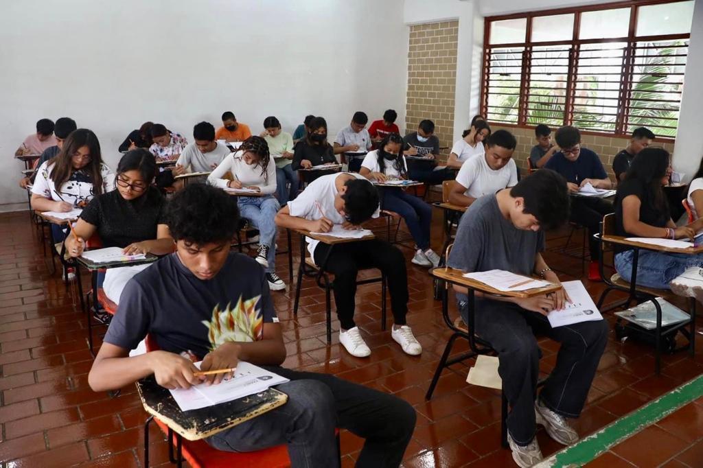 Más de 21 mil jóvenes presentaron su examen admisión para nivel medio superior