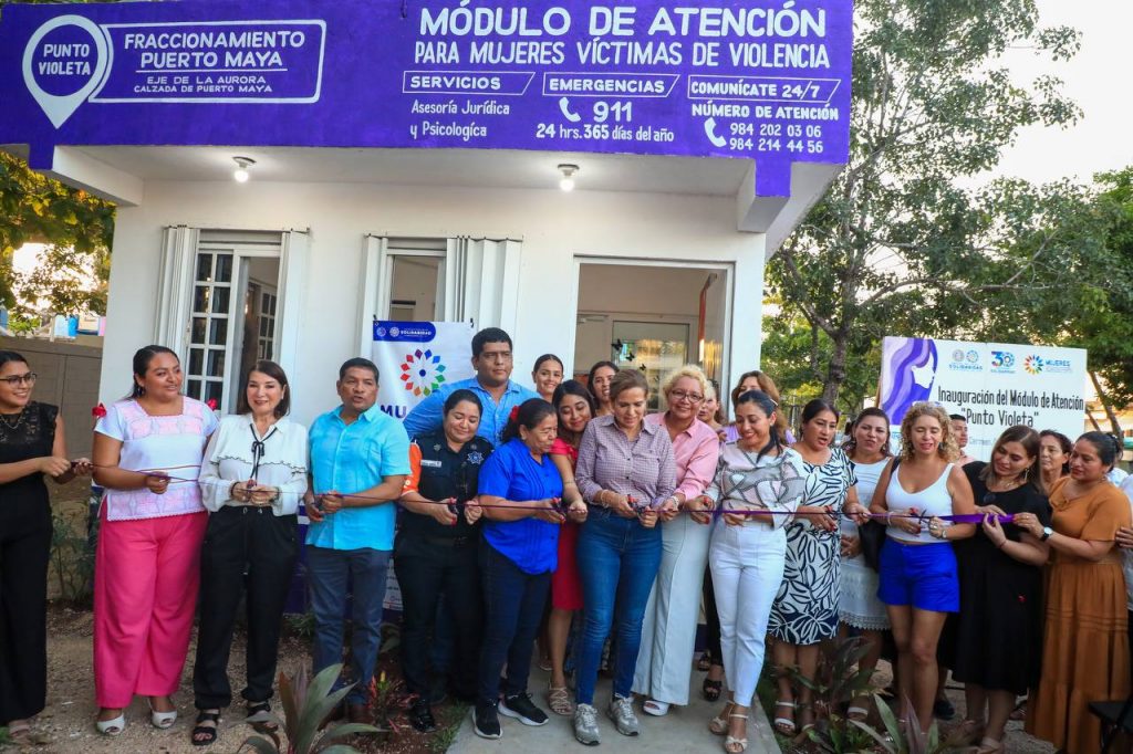 Lili Campos inaugura un ‘Punto Violeta’ en Puerto Aventuras