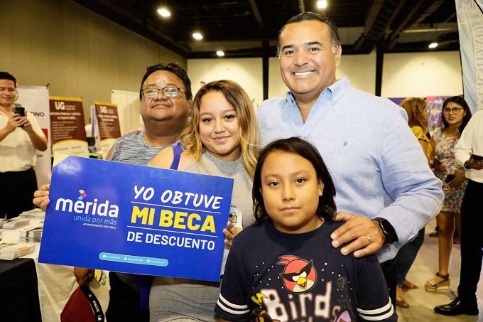 Anuncian la ”Beca de Excelencia Universitaria” en Mérida