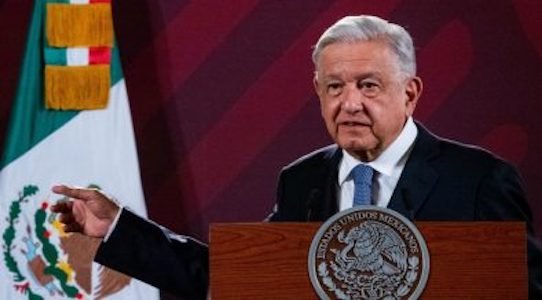 Culpa AMLO a Marko Cortés de la quema de libros de texto gratuitos en Chiapas