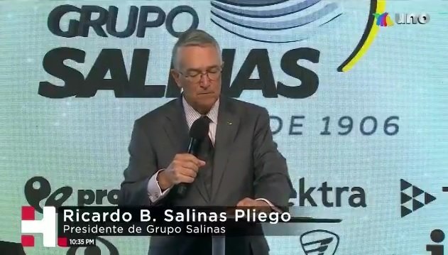 Llama Ricardo Salinas Pliego “piojo” a Marx Arriaga tras denunciar quema de libros de la SEP en Chiapas