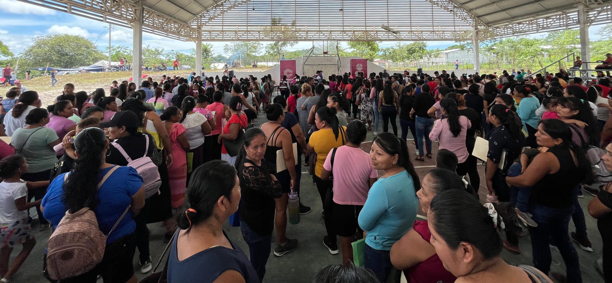 Programa Bienestar para la Mujer entrega apoyos en Calakmul