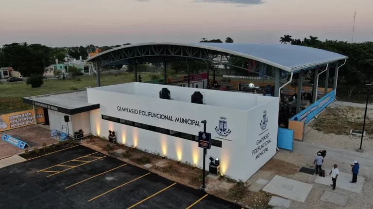 Renán Barrera inaugura el Gimnasio Municipal de Box