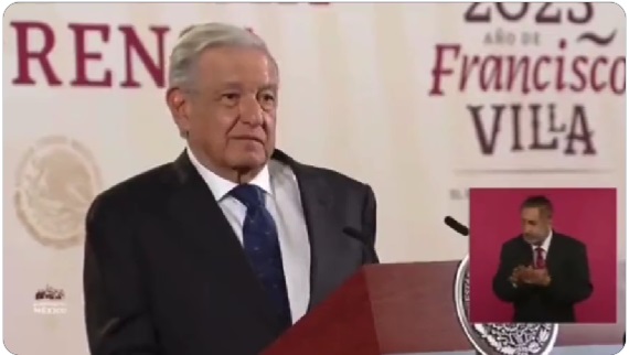 Biden, dice Obrador, va en retroceso por avalar construcción de muro fronterizo