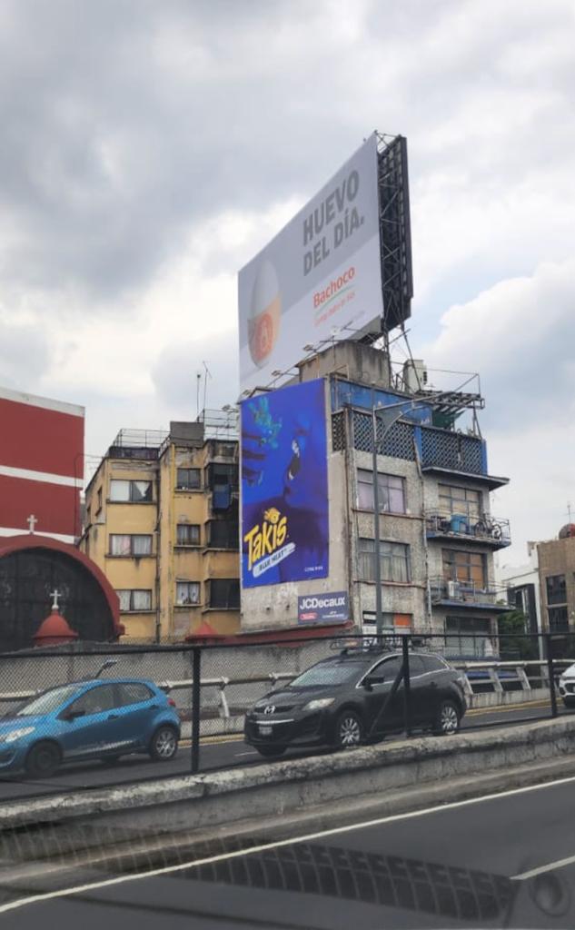 Por ilegal y riesgosa, SEDUVI da ultimátum para retiro de publicidad exterior