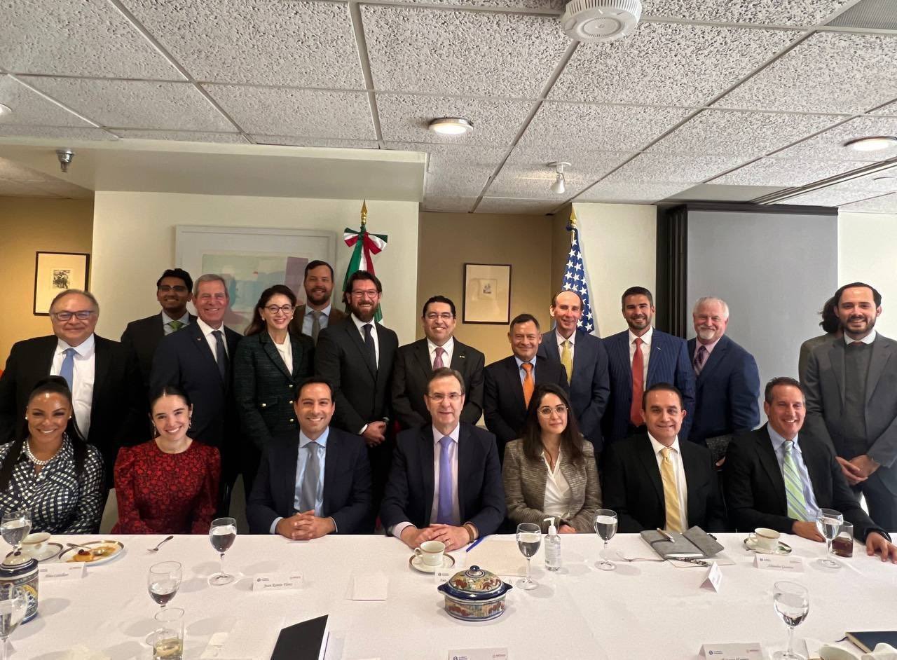 mauricio-vila-promociona-a-yucatan-con-empresarios-de-eu-jpeg