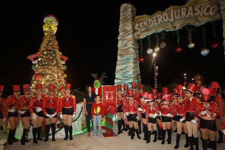 sendero-jurasico-se-llena-de-luces-en-esta-navidad-jpeg