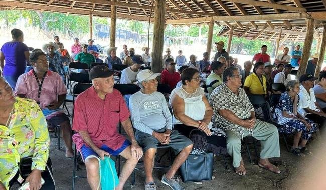 Sedatu entrega tierras a campesinos de 11 estados del país