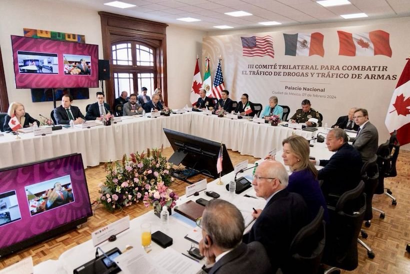 entanilo-armas-jpeg-jpg