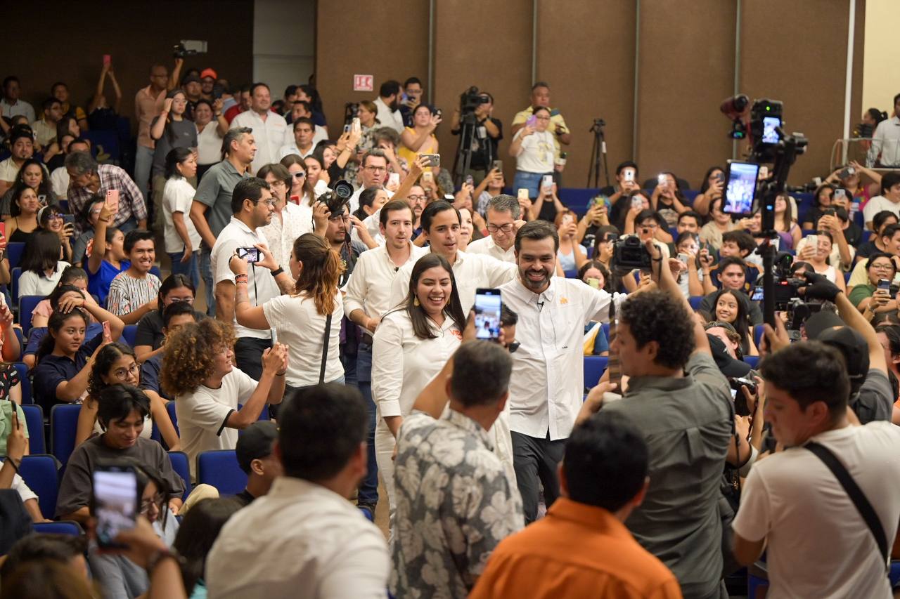 Junto con Vida, Máynez suma más adeptos universitarios; ahora en Yucatán