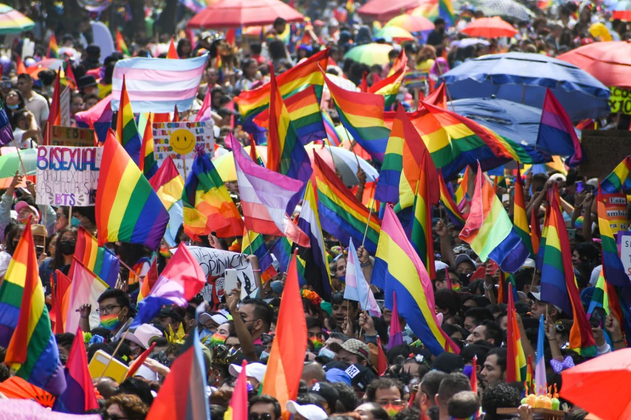 250-mil-personas-asistieron-a-la-marcha-lgbt-jpg-jpg