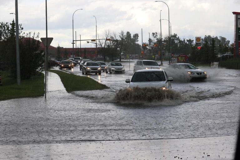 Siniestro de automóviles por lluvias y huracanes ascienden al 20%