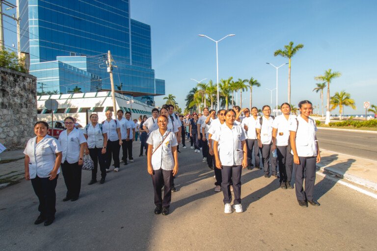 Con yoga previenen suicidios en Campeche