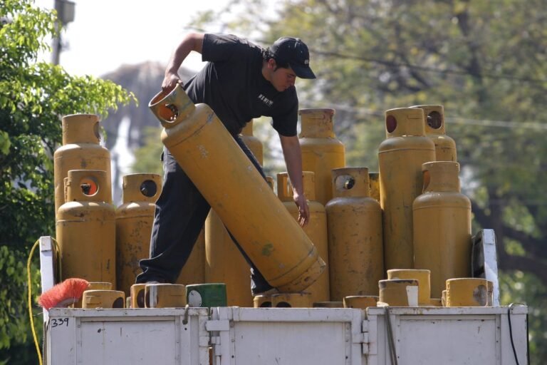 Amagan gaseros con paro nacional; exigen ajuste tarifario