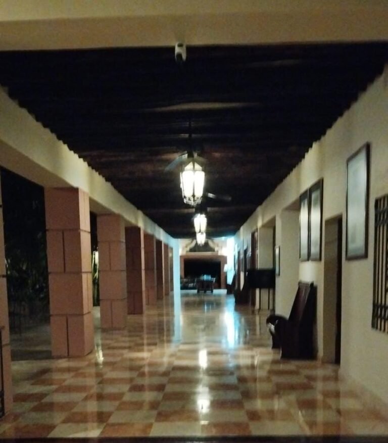 Barbachano Herrero recupera su hotel Mayaland