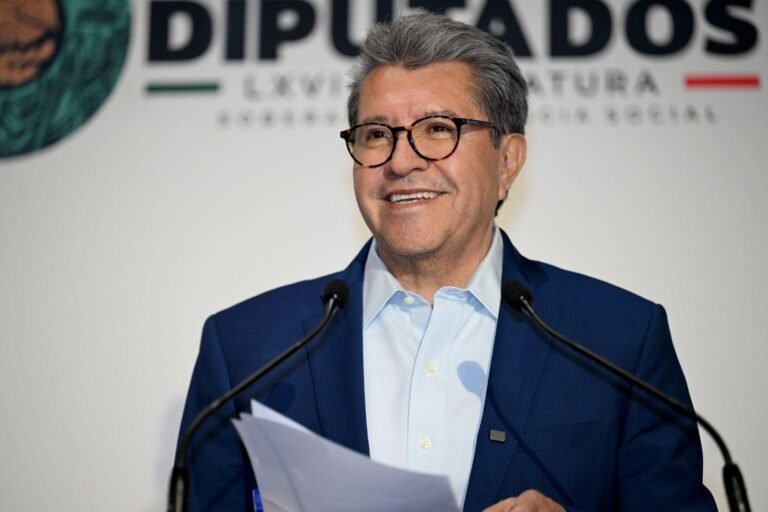 Cerremos filas con nuestra presidenta de México: Monreal