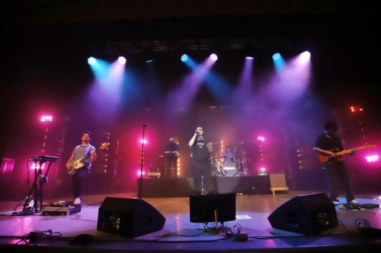 Se prende Teatro Armando Manzanero con indie pop