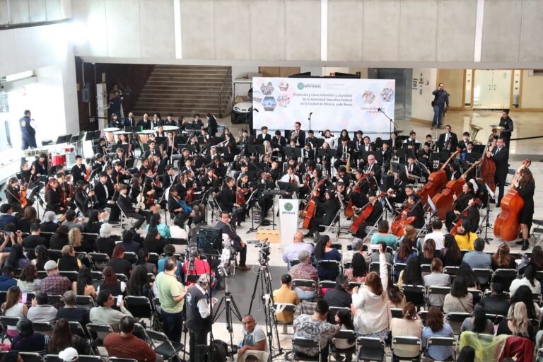 Coros infantiles y juveniles ambientan Cámara de Diputados