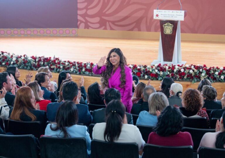 Participa Wendy Méndez en Reunión Nacional de Sistemas DIF
