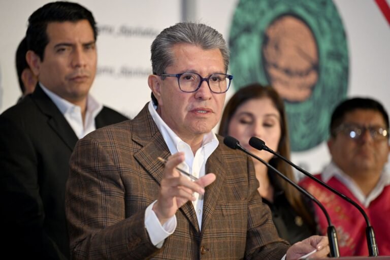 Geolocalización será para delincuentes: Monreal