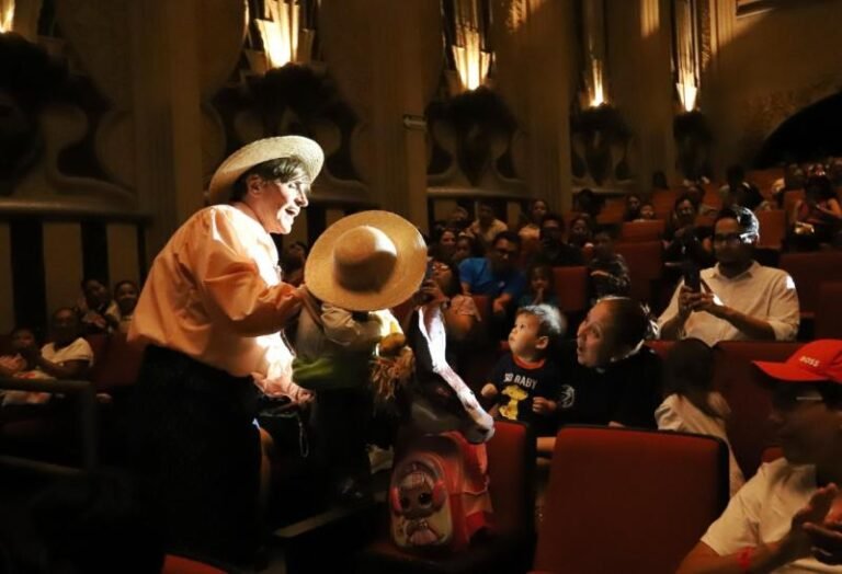 Niñez de Yucatán disfruta de la obra “¿Qué me cuentas, Don Quijote?”