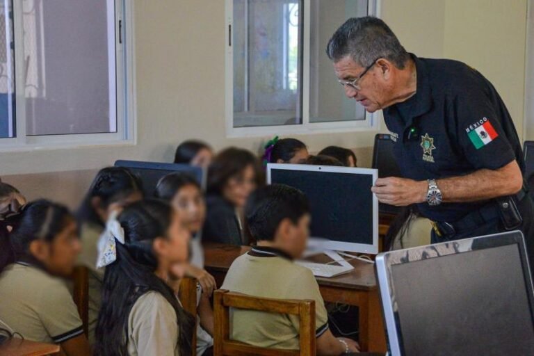 Policía de Yucatán alerta a estudiantes sobre riesgos en juegos virtuales