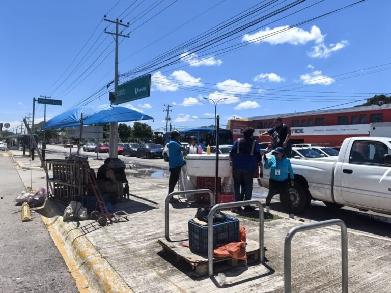 Realizan en Mérida operativo para retirar comercio ambulante