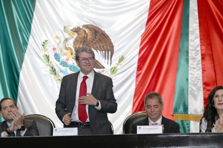 Paquete Económico será revisado con responsabilidad por la mayoría: Monreal