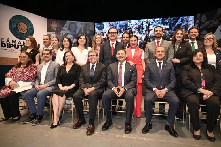 Al igual que Sheinbaum, bancada de Morena en Cámara de Diputados rinde informe al pueblo
