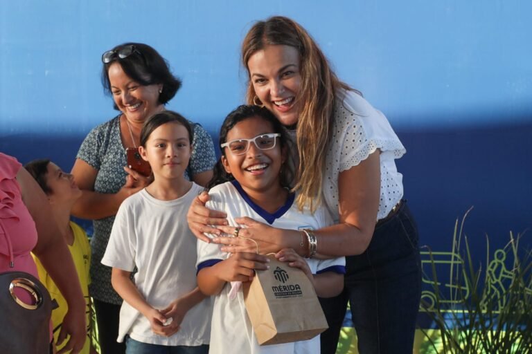 Más de 6 mil lentes gratuitos han sido entregados para apoyar a familias de Mérida