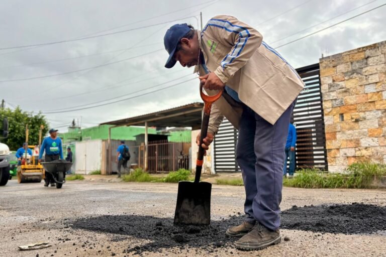 Ayuntamiento de Mérida redobla mejoramiento de vialidades ante lluvias