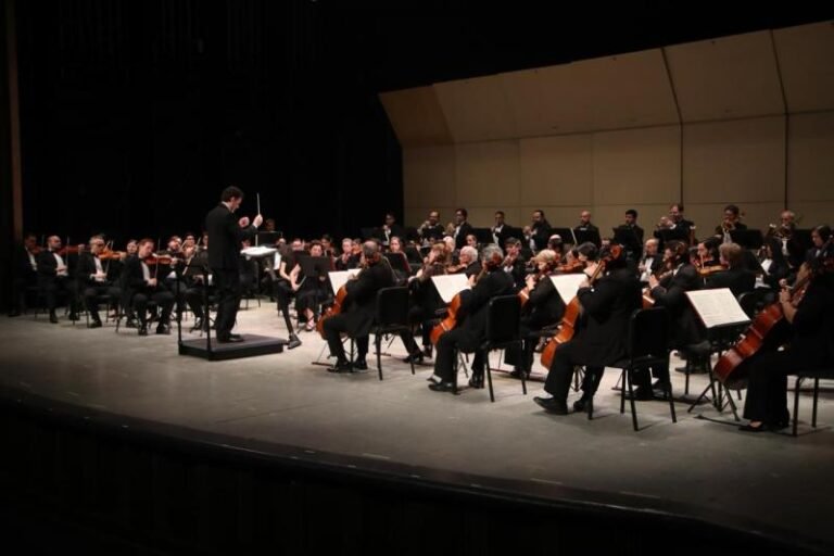 Orquesta sinfónica de Yucatán cautiva con homenaje a Tchaikovsky