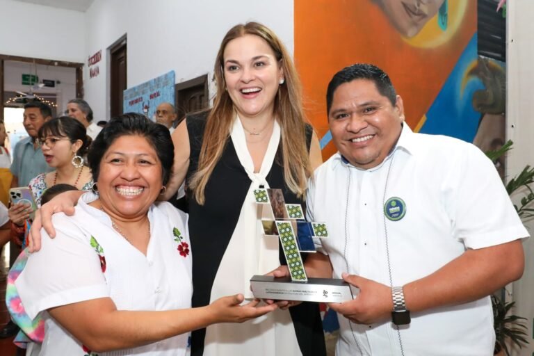 UNESCO reconoce a Cecilia Patrón por impulso a lengua Maya