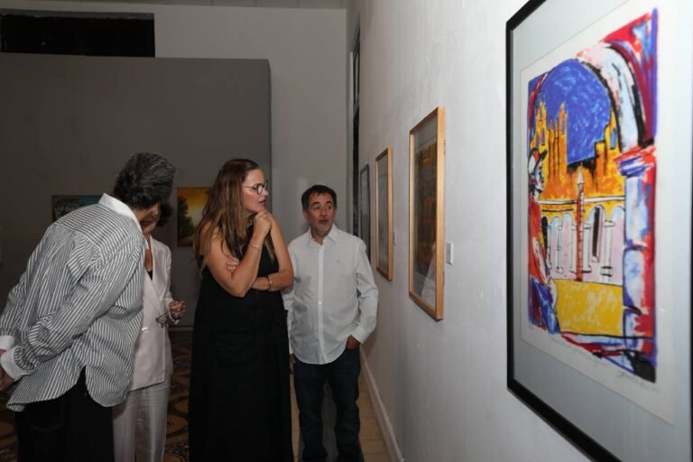 Donan decenas de obras artísticas al Ayuntamiento de Mérida