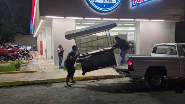 Con acciones de alto impacto, Ayuntamiento de Mérida retira puestos sin permisos
