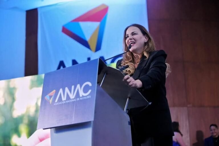 Dan Galardón Francisco Villarreal Torres al Ayuntamiento de Mérida